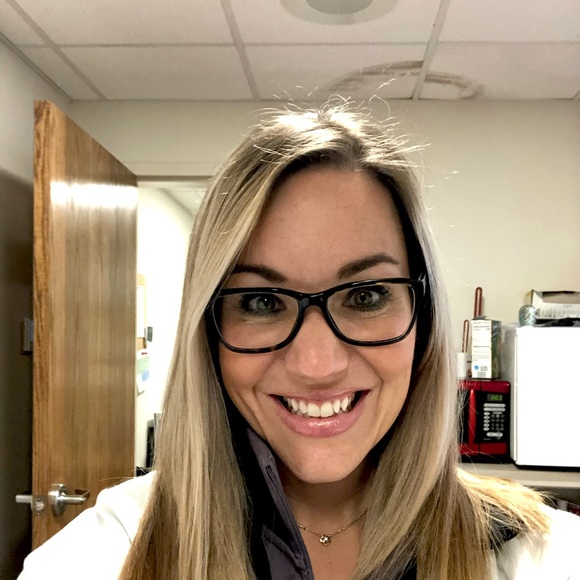 Meet your Posher, Amy - Picture 1 of 1